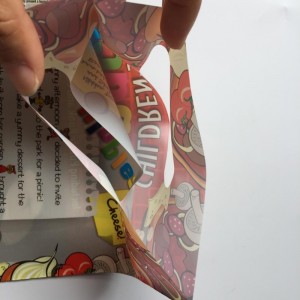 málaí pacáistithe siopadóireachta plaisteacha iomlán le láimhseáil gearrtha bás