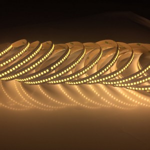 Smd Ardchaighdeáin 240LED in aghaidh an Mhéadair 2835 Ard-Luas Ard-Lumen 12v faoi stiúir Soilse Stiallacha Solúbtha