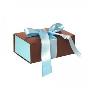 boscaí páipéar bronntanais saincheaptha do dhúnadh cairtchlár crua athchúrsáilte maighnéadach le cuir isteach síoda