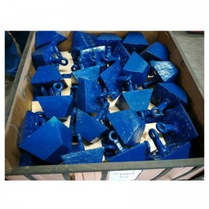 Cast Pirimid Ancaire Péinteáilte