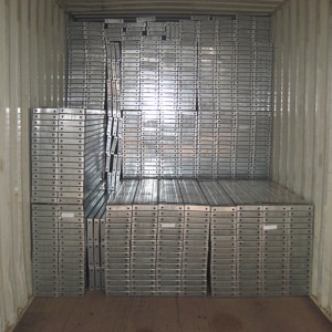 240 Deic Miotal Scafaithe Galvanized le Tacaíocht U Cineál