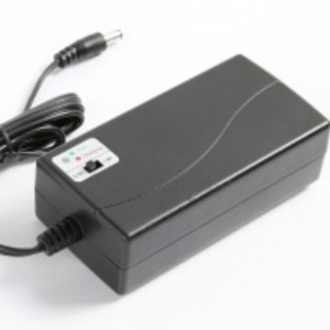 Luchtaire ceallraí NIMH do Phacáistí Battery 7.2V ~ 12V NIMH / NICD