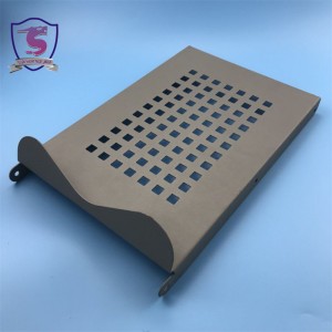 Pláta clúdach miotail cruach saincheaptha