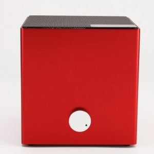 Déanann purifier aeir Mini don bhaile, don seomra líníochta agus don seomra leapa, an t-aer níos glaine don oifig agus don deasc, aer deataigh, smong, hailléirginí, formaildéad, deannach, múnla, dander peataí chun análú níos ...