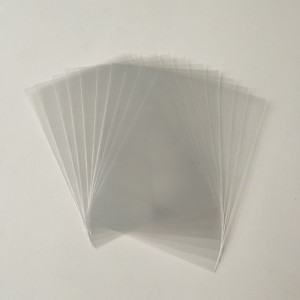 Muinchille Cárta Caighdeánach Crystal Clear Pro-fit 63.5x88mm Cluiche Sleeves