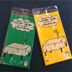 Dath Soladach PEVA PE Tablecover 18 dathanna Éadach Tábla don bhaile agus Mataí Picnic Lasmuigh