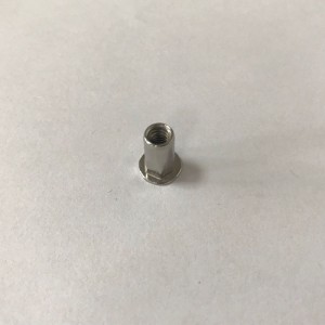 ceann cothrom cnó rivet