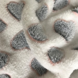 Mná Dóite lomra a Dhéanamh Róba Pajama do Dhaoine Fásta