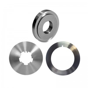 lann phionótach chun feadán páipéir a ghearradh