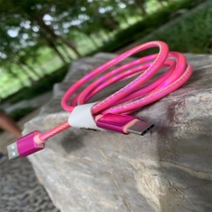 Holograafilise sähvatuse andmekaabel