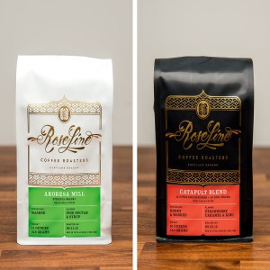 Mála caife clóbhuailte bunláimhe le mála scragall alúmanaim vent do phacáistiú caife