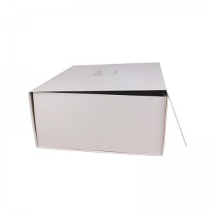 Bosca Bronntanais Mhaighnéad Só Chustaim Saincheaptha do Phacáistiú Cosmaideacha