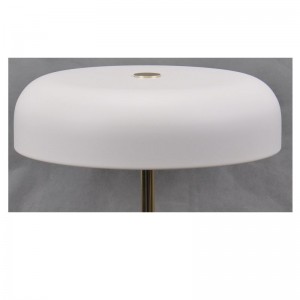 Lampa tábla faoi stiúir le bonn marmair agus scáth miotail