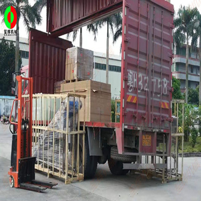 Vooruseadmete puhastusseadmed ja nendega seotud tõstukiseadmete laadimine ja vedu