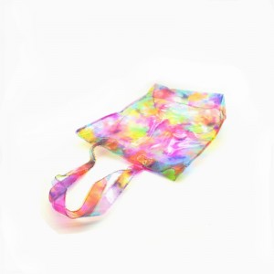 mála siopadóireachta le dath geal