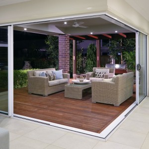 DORÁLACHA SÍNITHE CORNER