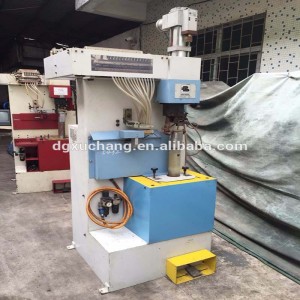 Bróg bhean Brustia bróg tairneála ard sála ag déanamh an innill mheaisín