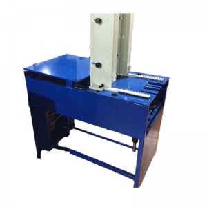 Strap slipéir flop flop smeach ag déanamh meaisín ceangailte