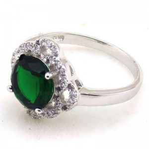 Fáinní rannpháirtíochta na mban fáinní ciúbach zirconia fáinní emerald sintéiseacha