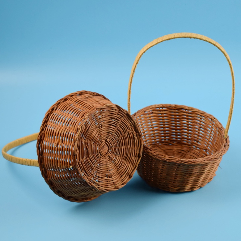 Riivatud korv käepidemega