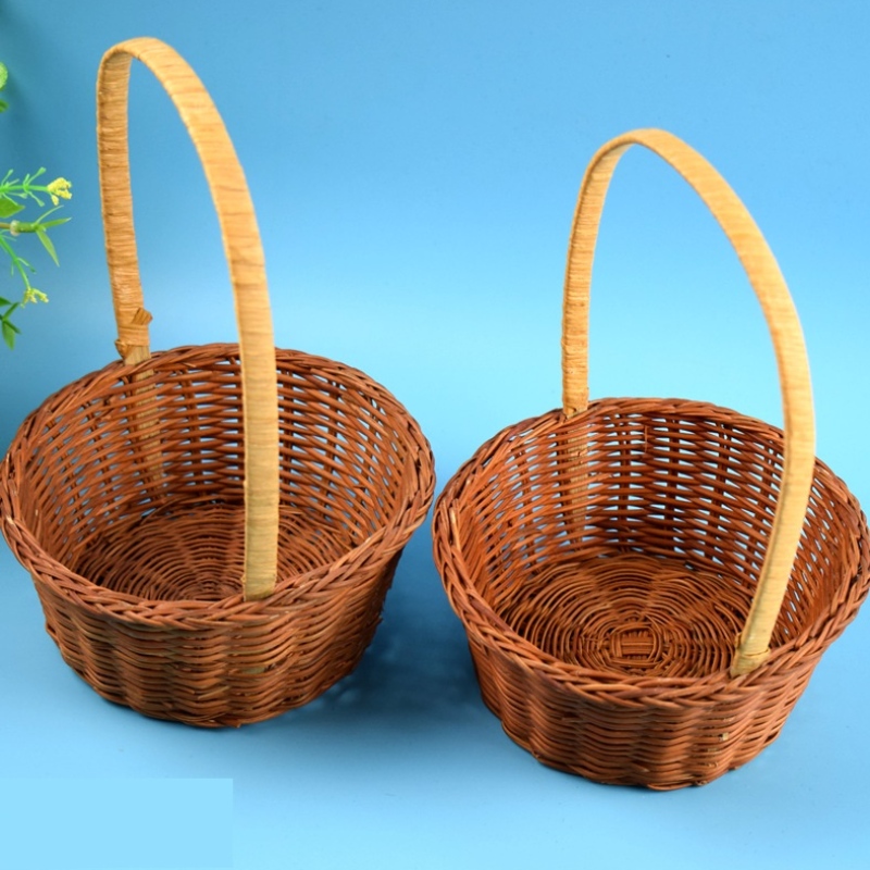 Riivatud korv käepidemega