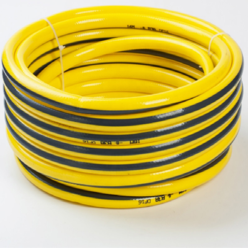 Snáithín solúbtha ildaite braided ag atreisiú píobáin phlaistigh ghairdín PVC PVC