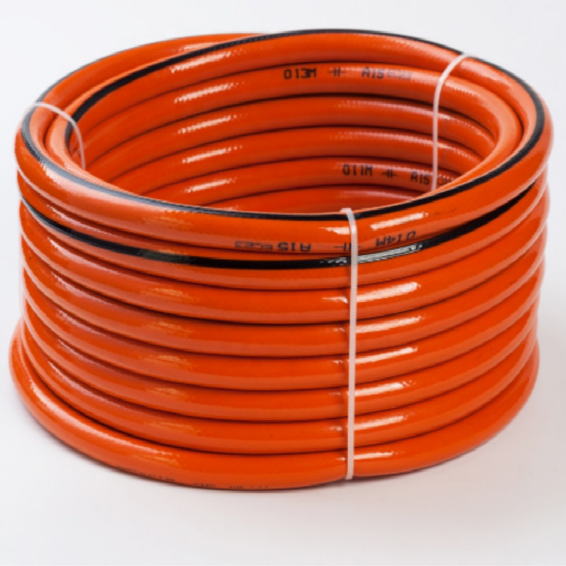 Snáithín solúbtha ildaite braided ag atreisiú píobáin phlaistigh ghairdín PVC PVC