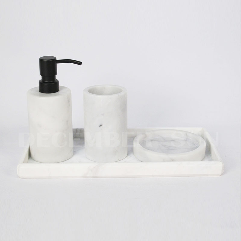 Gabhálais folctha mórdhíola marmair leagtha síos don seomra folctha