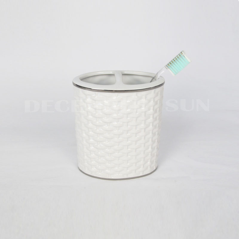 2020 Bambú poircealláin bána praghas is fearr a fhíodóireacht gabhálais atá leagtha síos sa seomra folctha