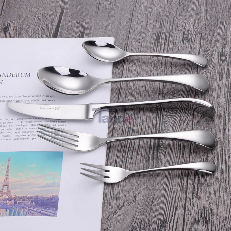 Curved Disain Stainless Steel Kitchen Restoran Partei Tableware Cutlery 24PCS Set