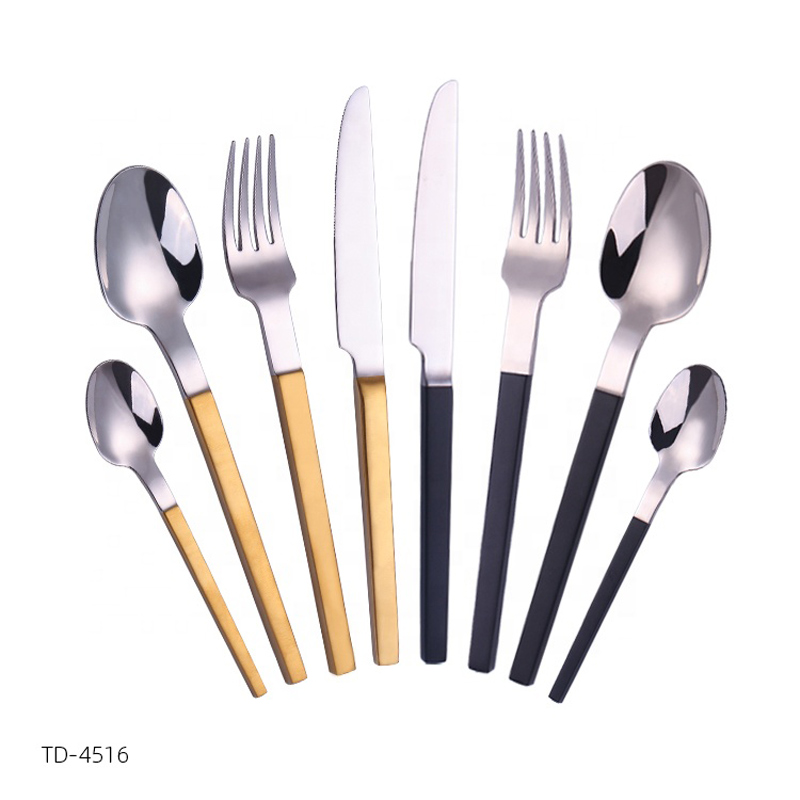 flatware miotail neamhlonrach óir / dubh a leagtar sceanra cruach dhosmálta