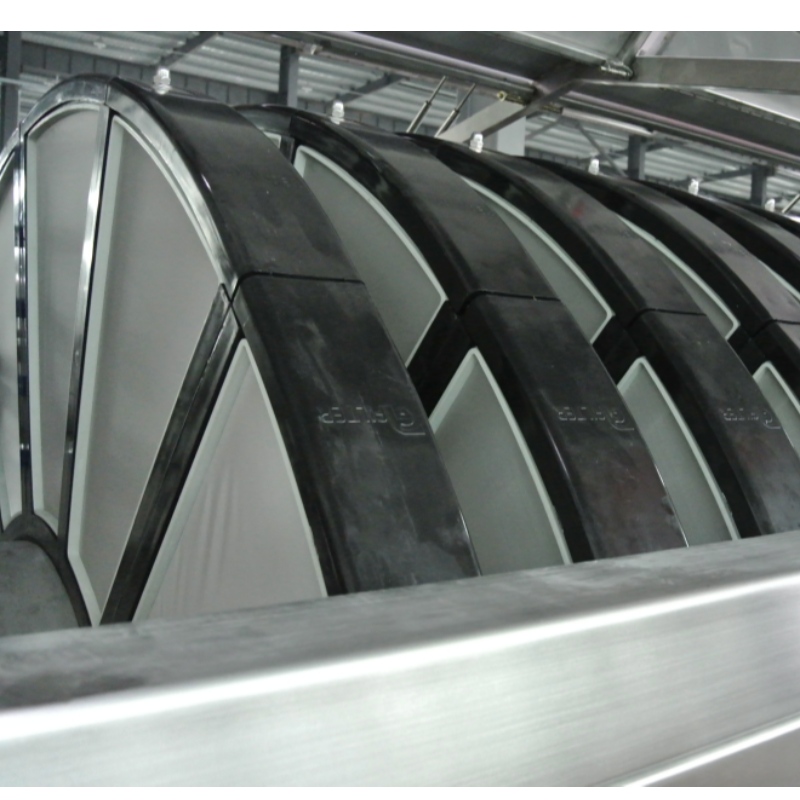 Scagaire diosca de chineál dúnta go hiomlán