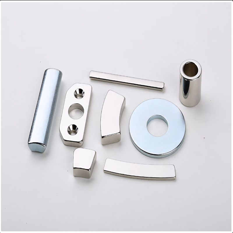 Maighnéad neodimiam mótair saincheaptha maighnéadach sár-láidir N35 N52