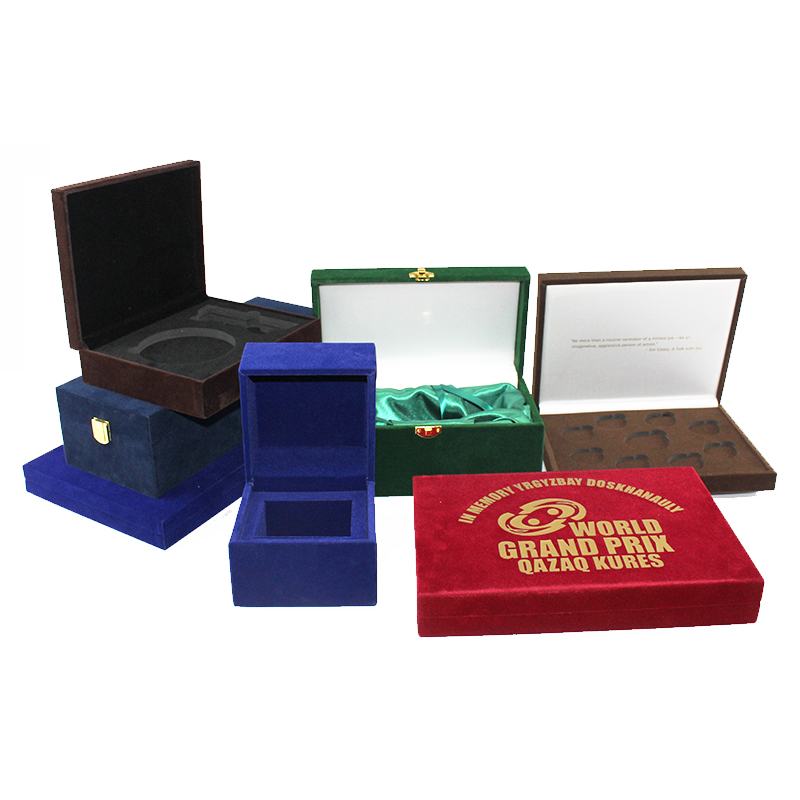 Metallist käekellakast puidust kellakast Automaatselt pöörleva käekellaga näidik