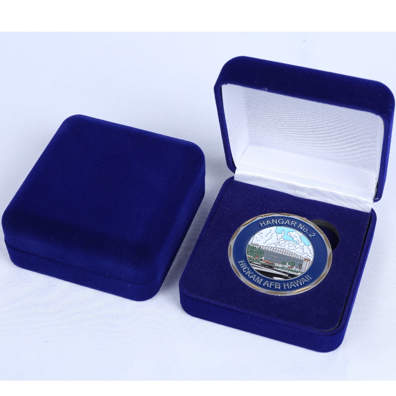 Element D-17 ümmargune Velvet Box pedandi, mündi ja märgi jaoks, mm.65*68*29, raskused umbes 40g.