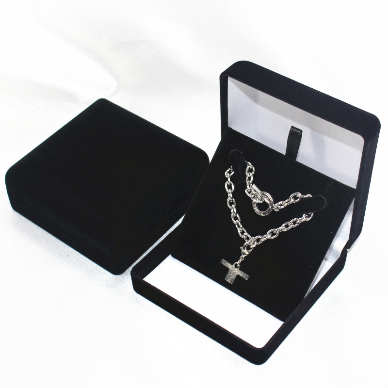 Mír D-33 Bosca Velvet cruth babhta le haghaidh bonn, mona & suaitheantas, mm. 90 * 90 * 39mm, meáchain thart ar 78g