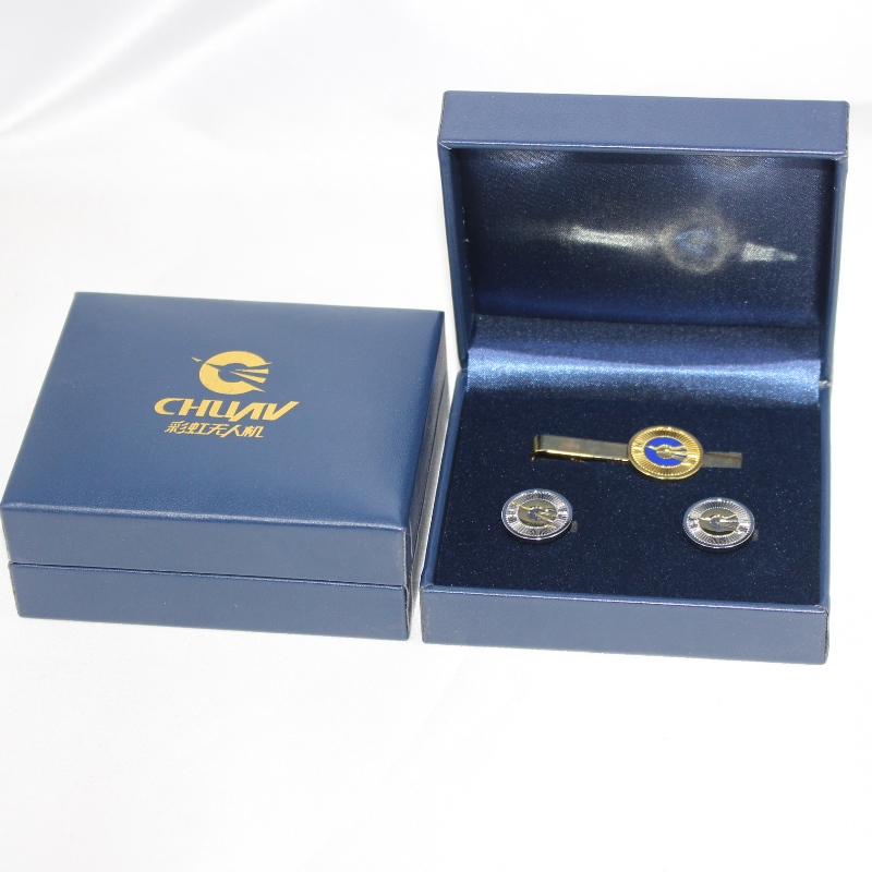 Mír V-09 dronuilleog Leatherette Bosca páipéir le haghaidh mona 50-60 mm, cufaí, gearrthóg ceangail, suaitheantas, srl. Mm. 98 * 84 * 38, meáchain thart ar 105g