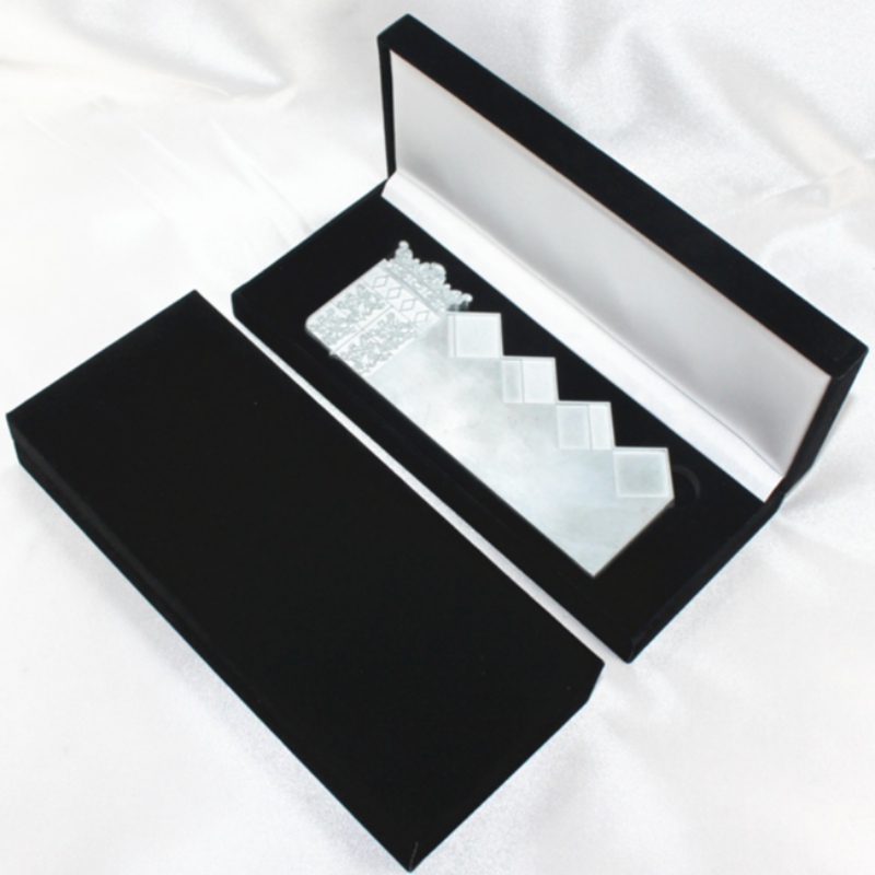 Element V-13 nelinurkne flanellett kast 180*60 mm mitu münti, märgid, medalid jnetooted.mmJah.202*85*36, kaal umbes 166g