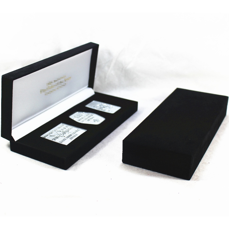 Element V-13 nelinurkne flanellett kast 180*60 mm mitu münti, märgid, medalid jnetooted.mmJah.202*85*36, kaal umbes 166g