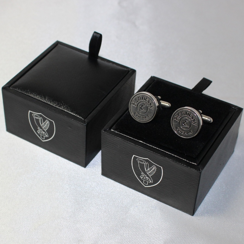 Mír V-20S bosca leathair cearnach PU do chufaí cúpla, srl. Mm. 65 * 65 * 38, meáchain thart ar 62g