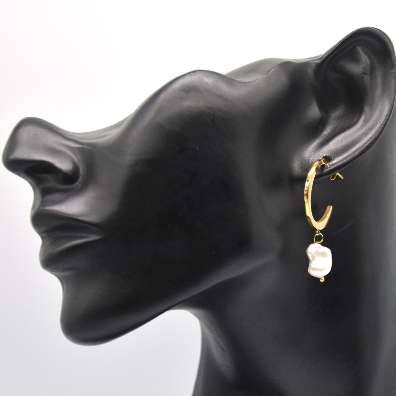 Fáinní cluaise péarla bréige simplí fáinní cluaise pendant C-chruthach cluaise pendant fada mná seodra An tSín Ruifanbao monarcha próiseála seodra