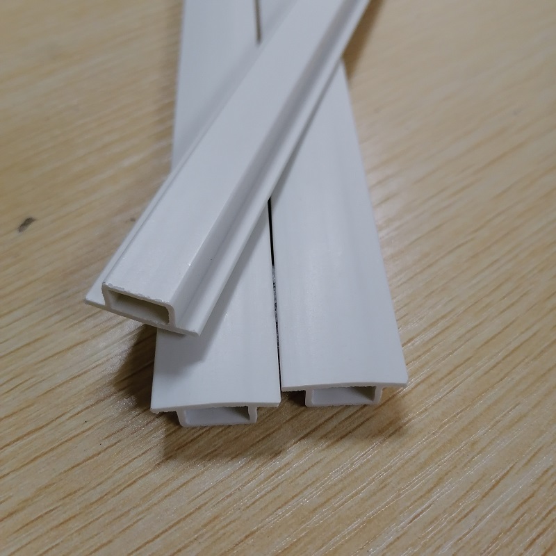 Kohandatud PVC ribad PVC õõnsad ribad pressitud plastribad ehitusmaterjalide jaoks