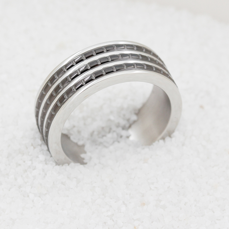 Fáinne Plátáilte Dubh Dhá Thon Cruach Dhosmálta na bhFear