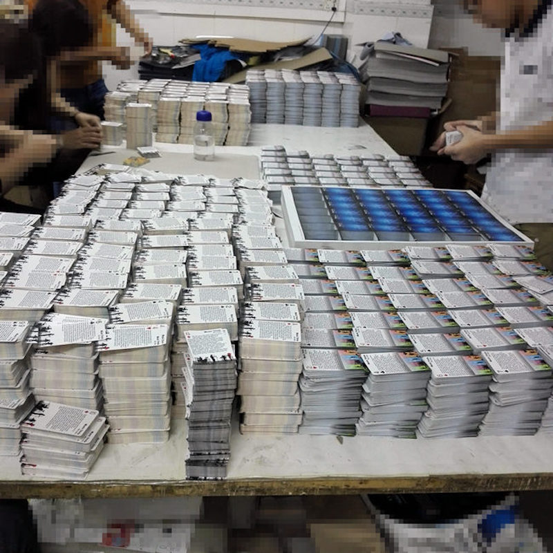 Clibeanna Crochta Páipéar le haghaidh Bréagáin, Éadaí, Bróga, Leictreonaic