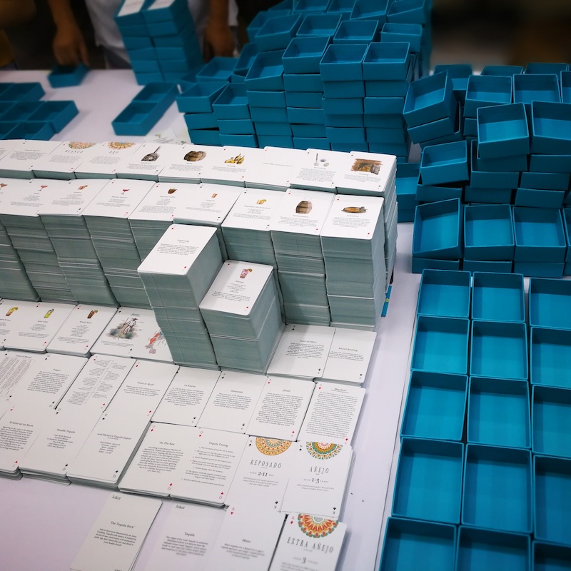 Trükiteenuse kaardimängu mängimine Kohandatud trükkimine