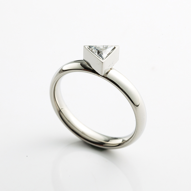 Fáinne Cloch CZ Cruach Dhosmálta Mná Óir \/ Rose Gold \/ Fáinne Airgid CZ