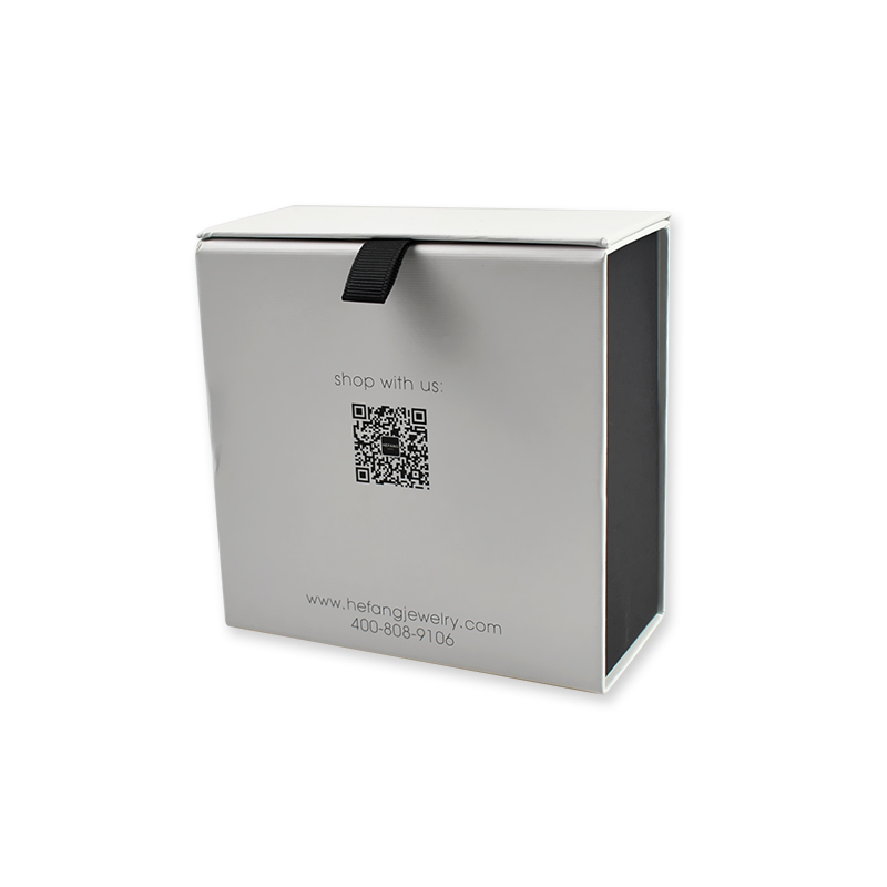 Juveelkarp/ruutkast (Square box)