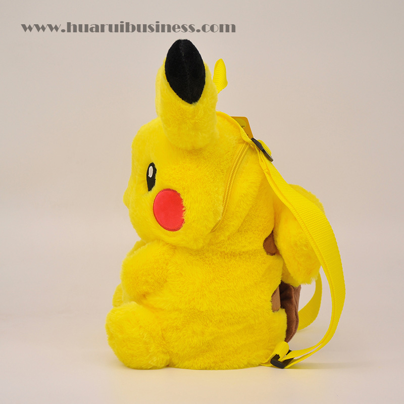 Pikachu plush seljakott
