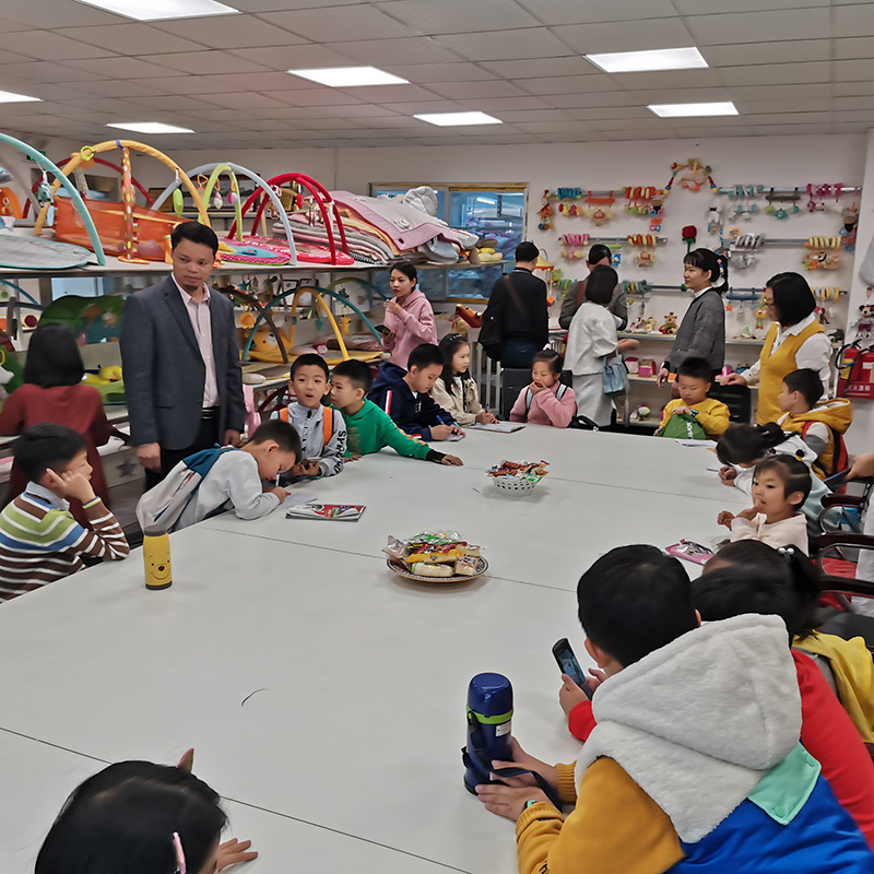 Toona Baba mänguasjad koolitus lastele