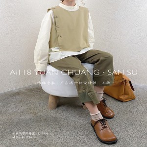 Lahtine kujundus Minimalistlik stiilne, lihtne, ühtlase värvusega, kontrollitud ülisuure tolliga 19505 ümmargune krae särk + ristlõige